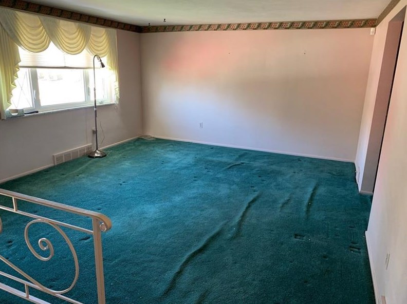 19 Hillcrest Dr, Cecil, PA 15321-1122