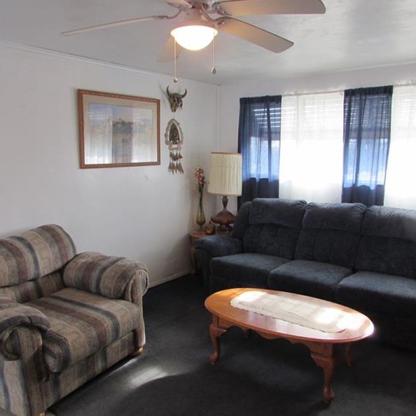 102 Convair Dr, Moon Twp, PA 15108-2404