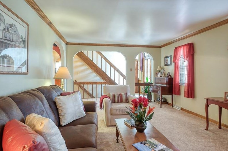 4844 Spring Valley Dr, Allison Park, PA 15101-1012