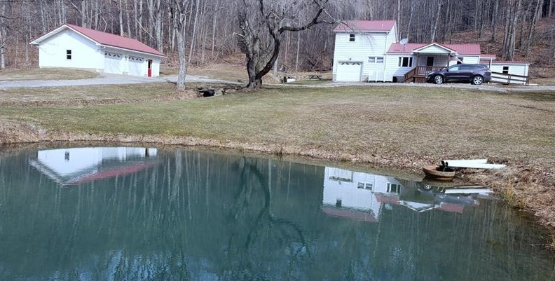 1161 Pine Rd, Kittanning, PA 16201-9227