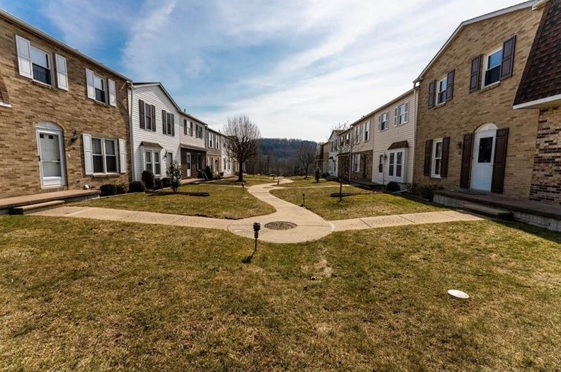 85 Oak St, Indiana PA  15701-2280 exterior