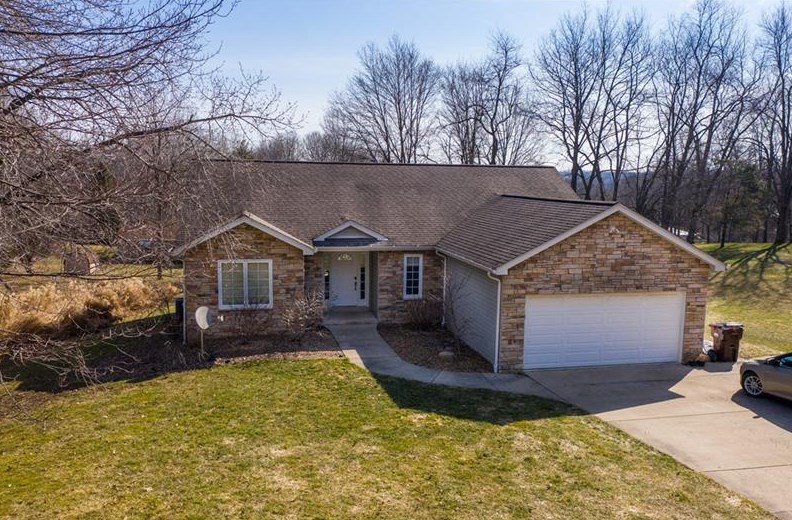 605 San Chez Ter, Mercer, PA 16137-9755