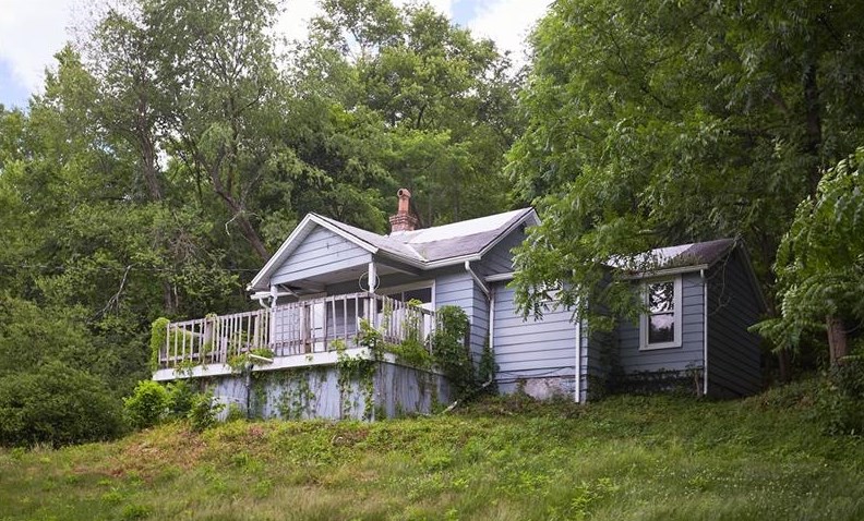 120 Gaydos Ln, Sewickley, PA 15143