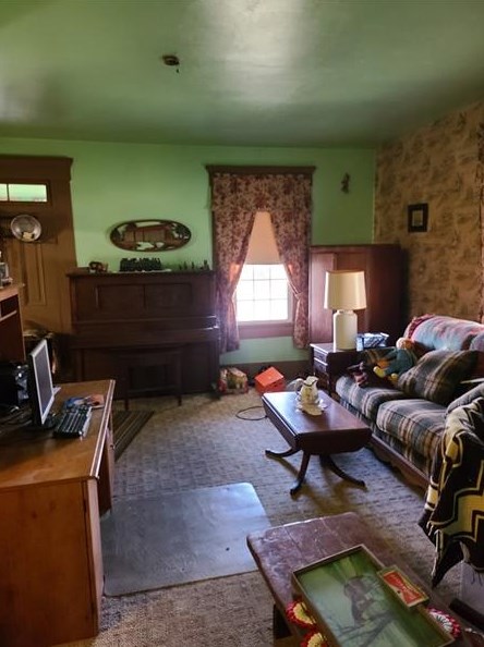 810 Lagonda Rd, Washington PA 15301-8036 exterior