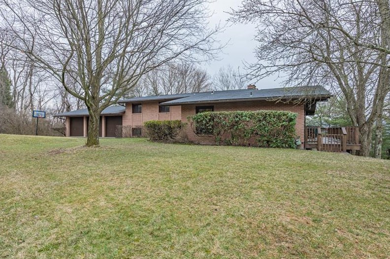 6041 Apache Ln, Export, PA 15632