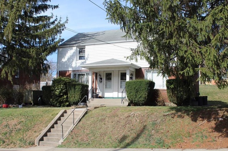 11-13 Station St, Collier Township, PA 15106