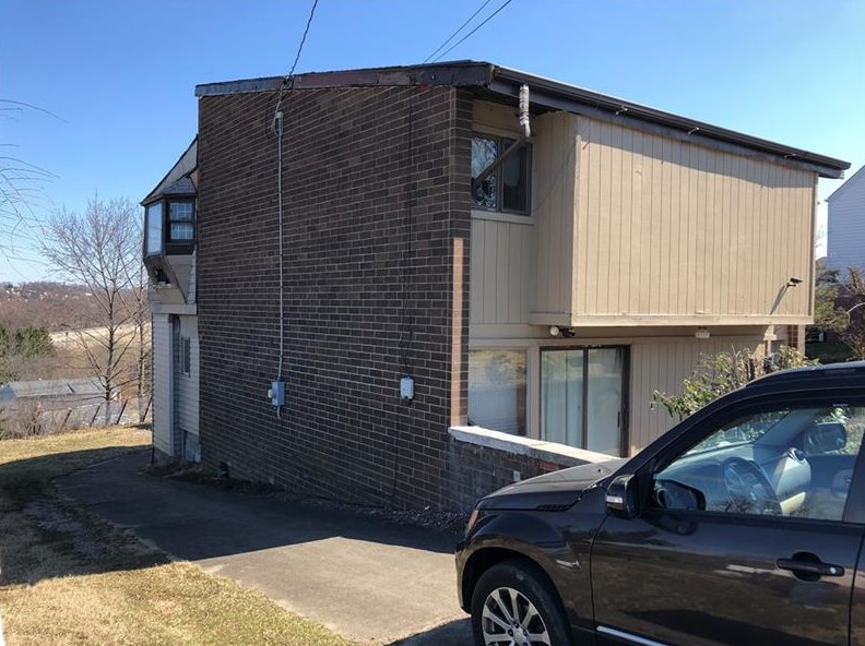 141 Mayer Dr North, Noblestown, PA 15071