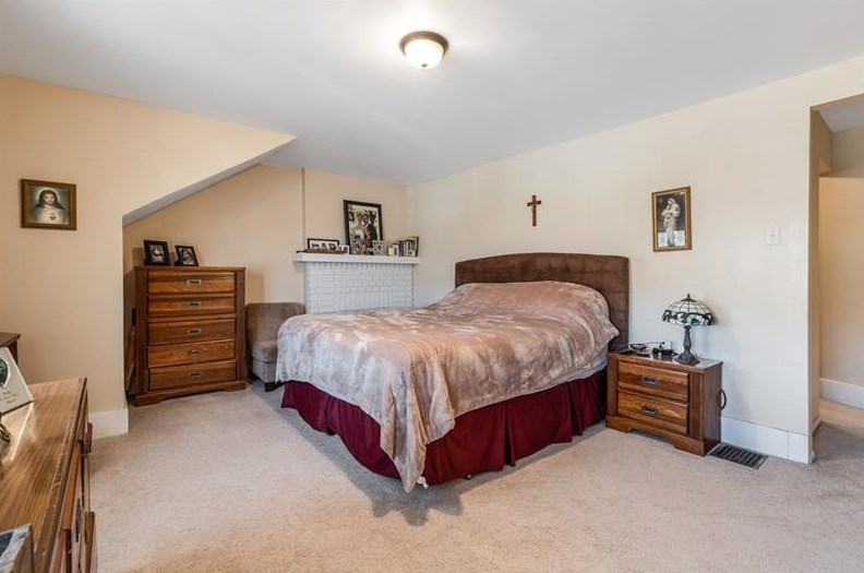 934 Atlantic Ave, Monaca PA 15061-2109 exterior