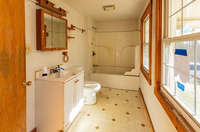 257 Wintergreen Dr, Butler PA  16001-2768 exterior