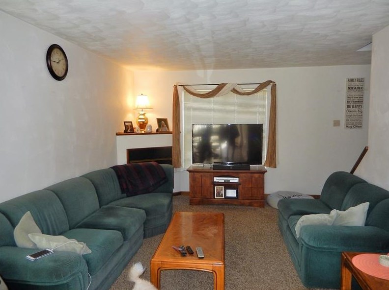 834 Mount Pleasant Rd, Greensburg PA  15601-5759 exterior