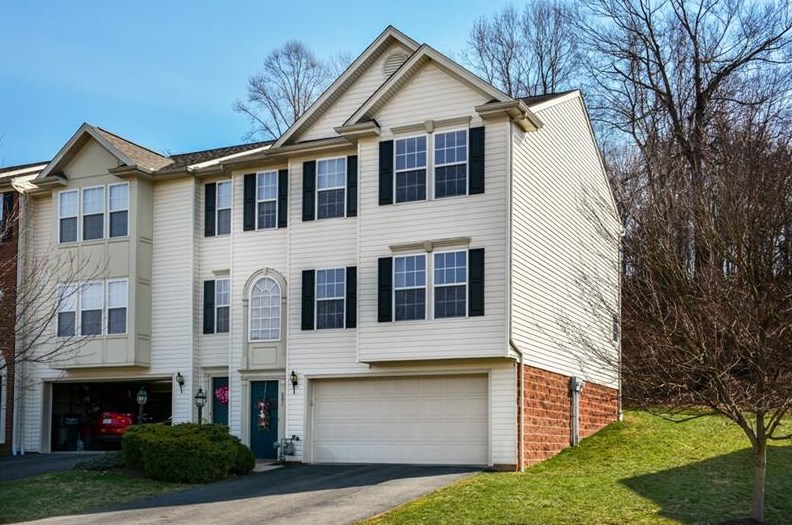 201 Southern Valley Ct, Seven Fields, PA 16046-9332