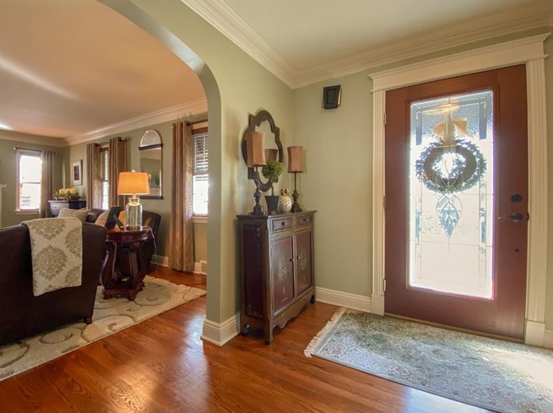 506 Pershing St, Ellwood City, PA 16117-1239