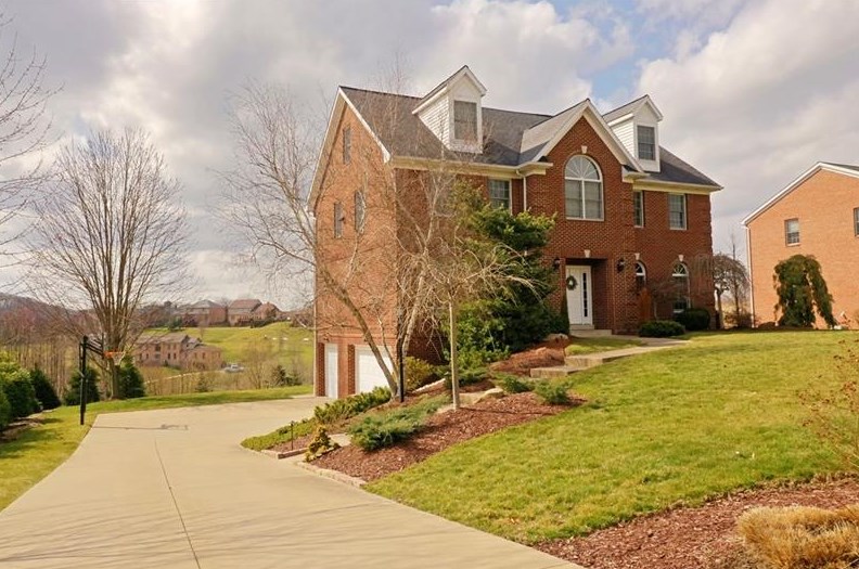 218 Doubletree Dr, Venetia, PA 15367-1438