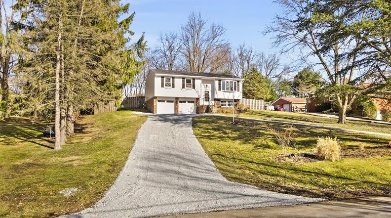 115 Gross Dr, Baden, PA 15005-9658