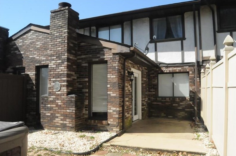 1049 Cranston Dr, Greensburg, PA 15601-1178