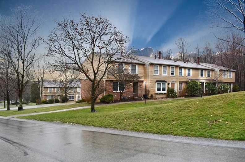 305 Quail Run Rd, Venetia, PA 15367-1111