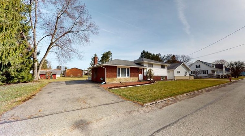 360 W Garrett St, Somerset, PA 15501