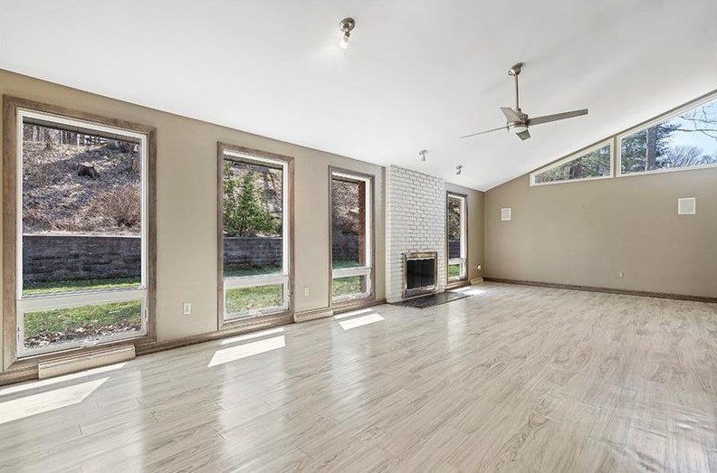 110 Scarborough Ln, Canonsburg, PA 15317