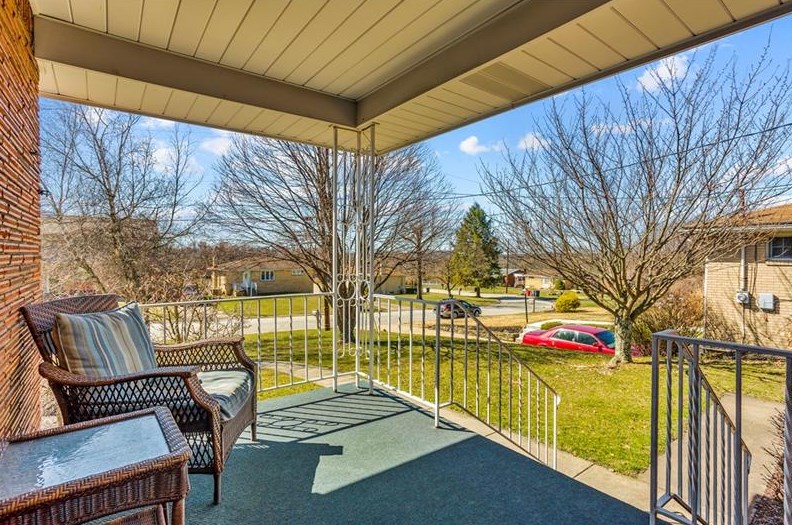 6424 Willem Dr, Finleyville, PA 15332