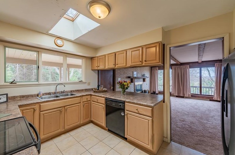 1029 Willowbrook Rd, West Newton, PA 15089