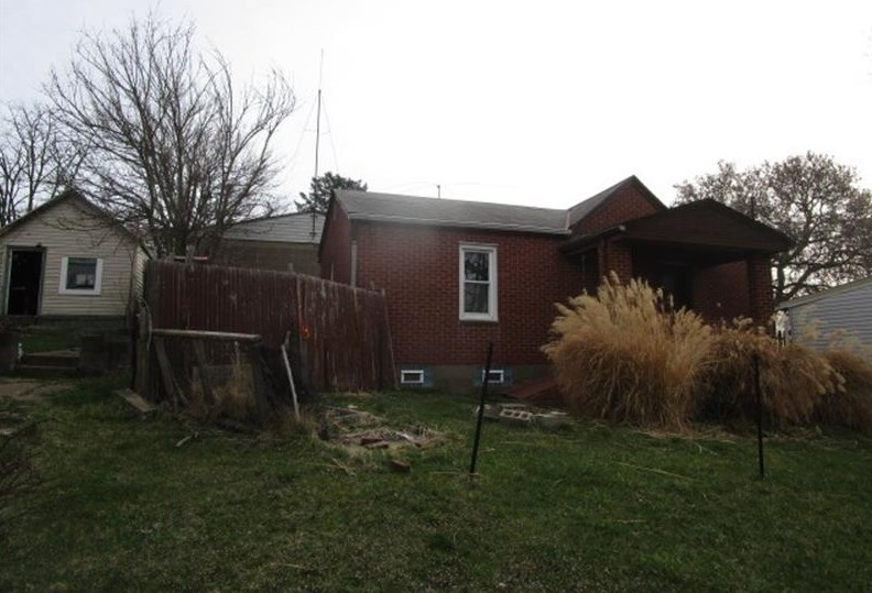 136 Greenfield Ave, East Pgh, PA 15112-1408