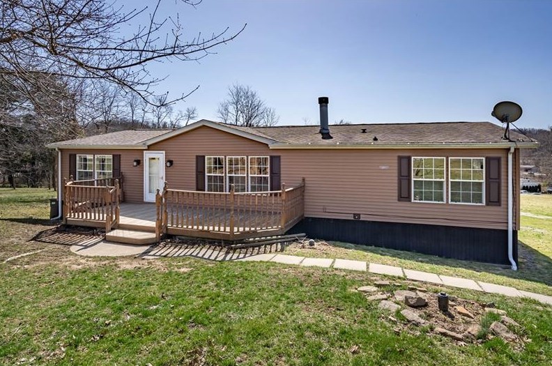 110 Greenfield Rd, Perryopolis, PA 15473-1025