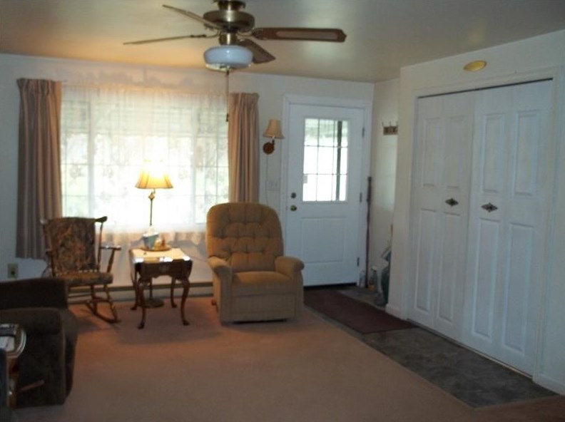 527 Glade Mill Rd, Valencia, PA 16059-3721