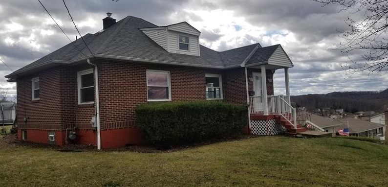 1059 Summit Dr, Greensburg, PA 15601-4344