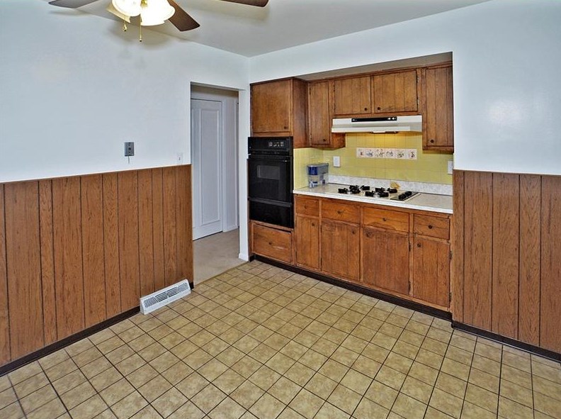 1376 Foxwood Dr, Monroeville, PA 15146-4437