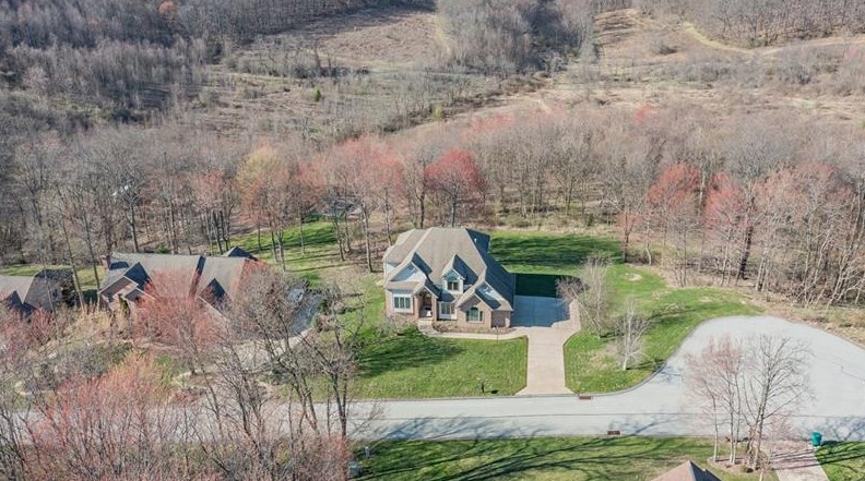 130 Magnolia Dr, Greensburg, PA 15601-9598