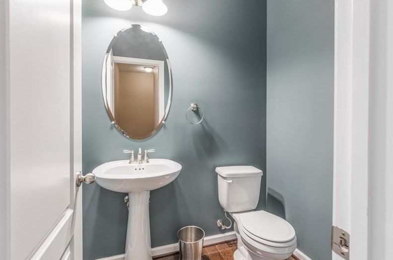 213 Old Hickory Rd, Zelienople PA  16063-4015 exterior