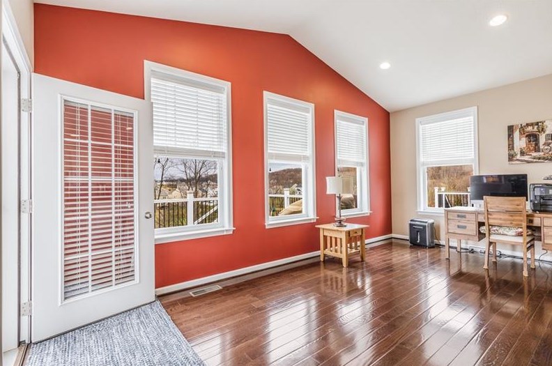213 Old Hickory Rd, Zelienople, PA 16063