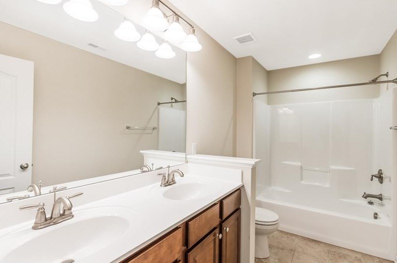 213 Old Hickory Rd, Zelienople PA  16063-4015 exterior