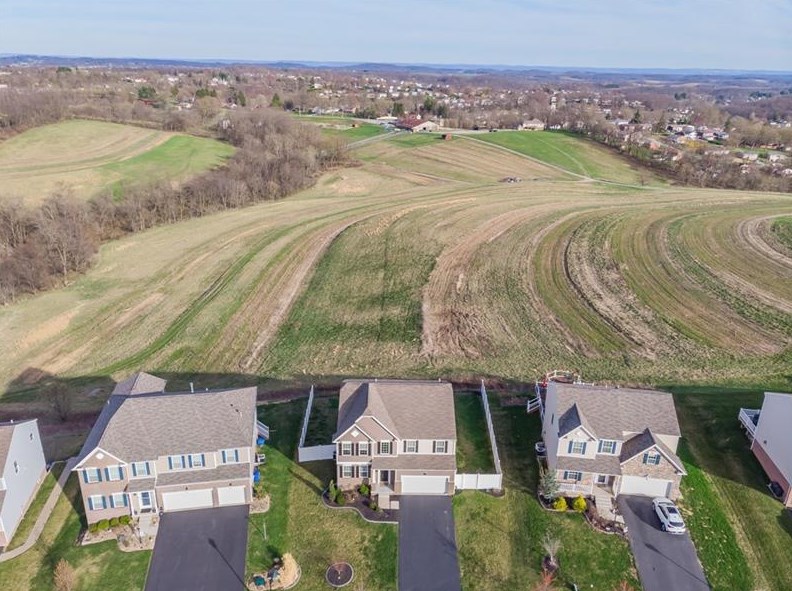 2150 Haflinger Dr, North Huntingdon, PA 15642
