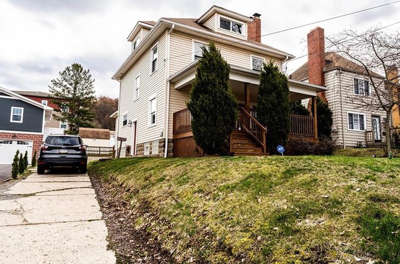 663 6th St, Indiana PA  15701-3123 exterior