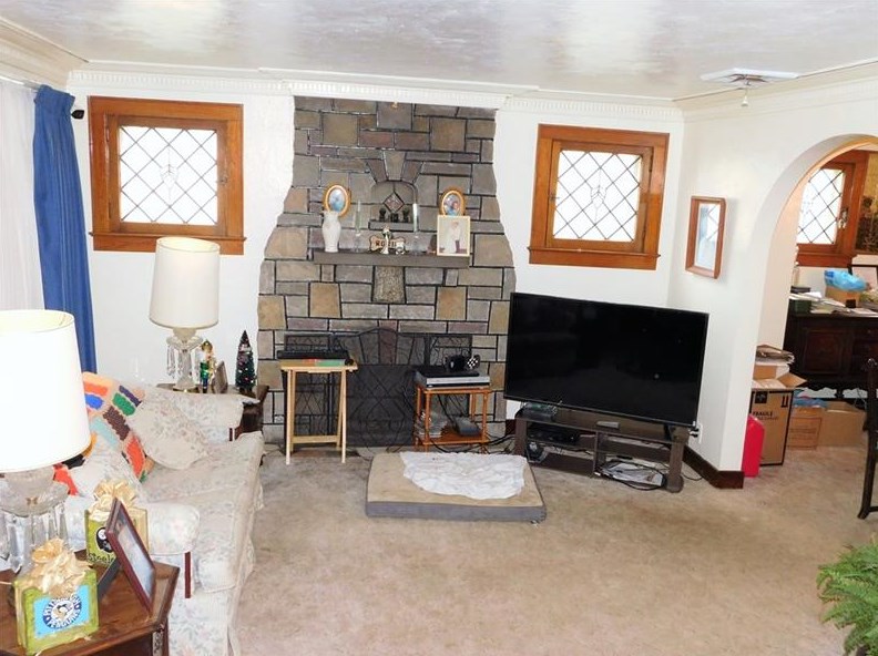 2124 Walnut St, Whitaker, PA 15120