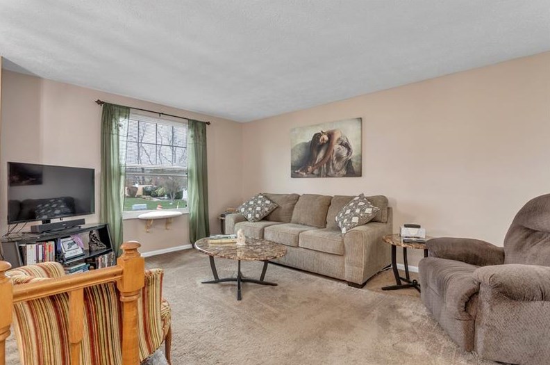 420 Meade Dr, Moon Twp, PA 15108-9690