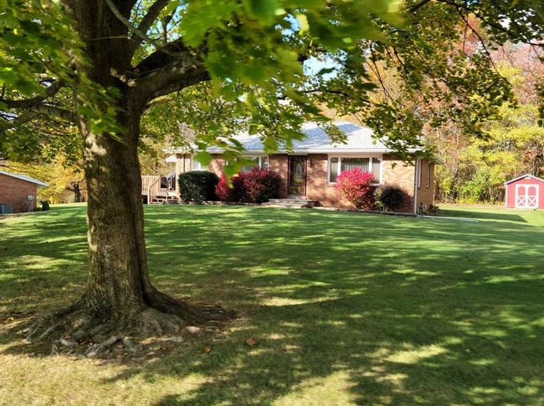 114 Freedom Rd, Butler, PA 16001-1305