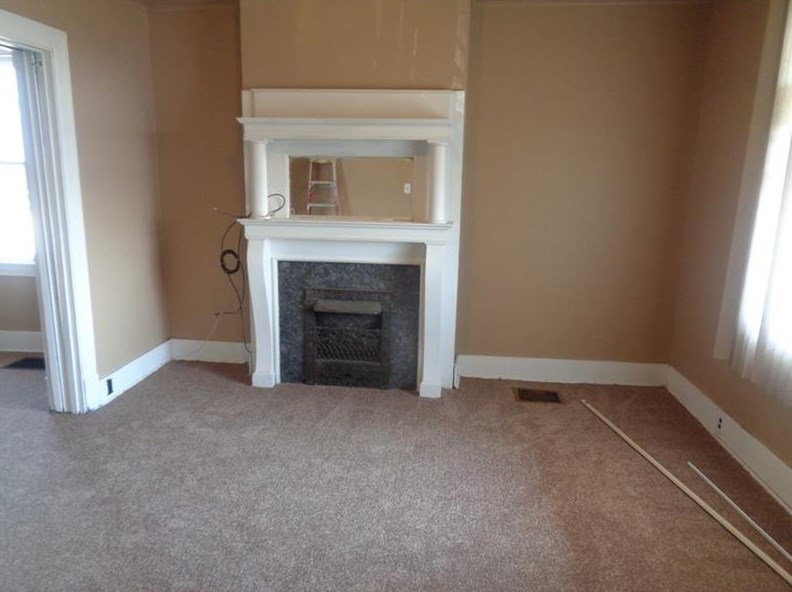 445 Stokes Ave, Rankin, PA 15104-2246