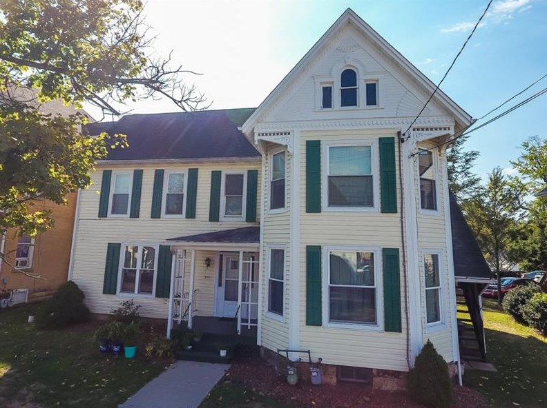 950 Church St, Indiana, PA 15701-2652