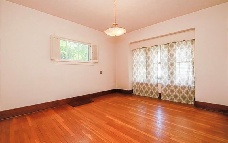 424 Service Ave, Hermitage PA  16146-3112 exterior