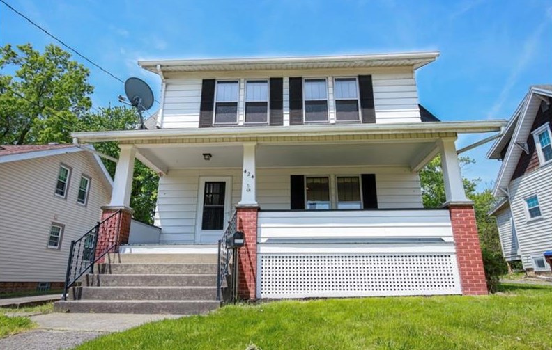 424 Service Ave, Hermitage PA  16146-3112 exterior