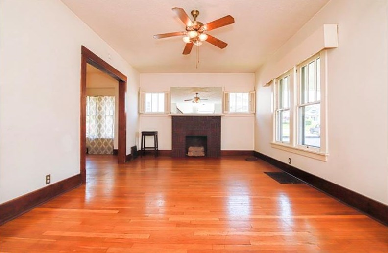 424 Service Ave, Hermitage PA  16146-3112 exterior