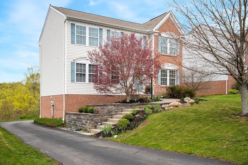 1092 Shawnee Ridge Dr, Cheswick, PA 15024