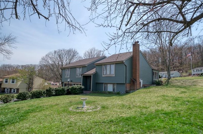 154 Willow Dr, Freedom, PA 15042-2534