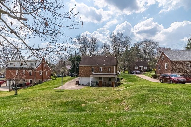 218 Elfinwild Ln, Glenshaw, PA 15116