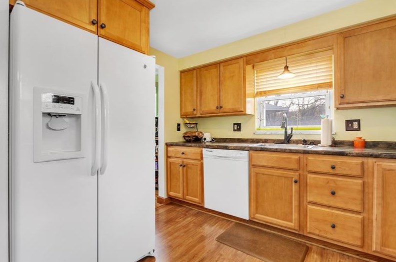 300 Drexel Dr, Monroeville PA  15146-6609 exterior