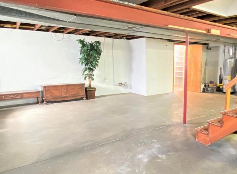 166 Lawrence Ave, Washington PA 15301-2031 exterior