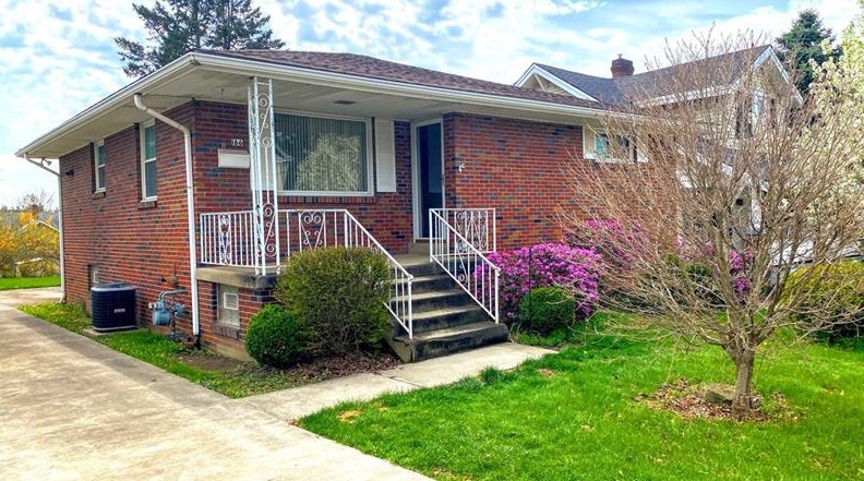 166 Lawrence Ave, Washington, PA 15301-2031