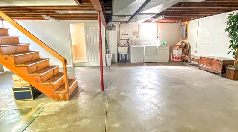 166 Lawrence Ave, Washington PA 15301-2031 exterior